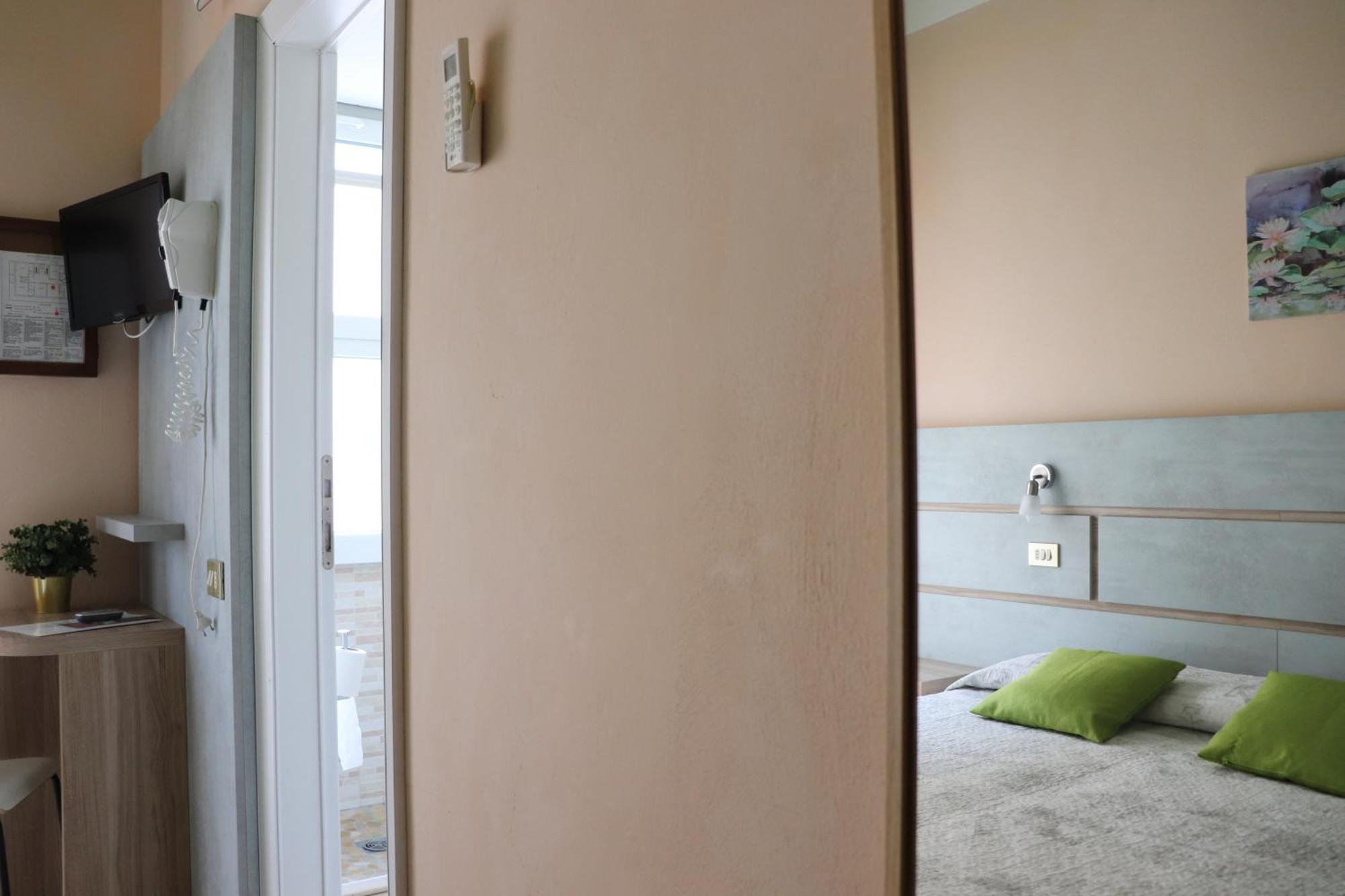 Hotel Barca D'Oro เบลลาเรีย-อีเจอา มารีนา ภายนอก รูปภาพ