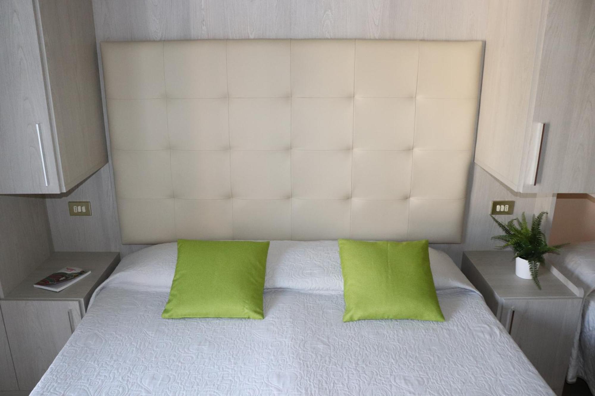 Hotel Barca D'Oro เบลลาเรีย-อีเจอา มารีนา ภายนอก รูปภาพ