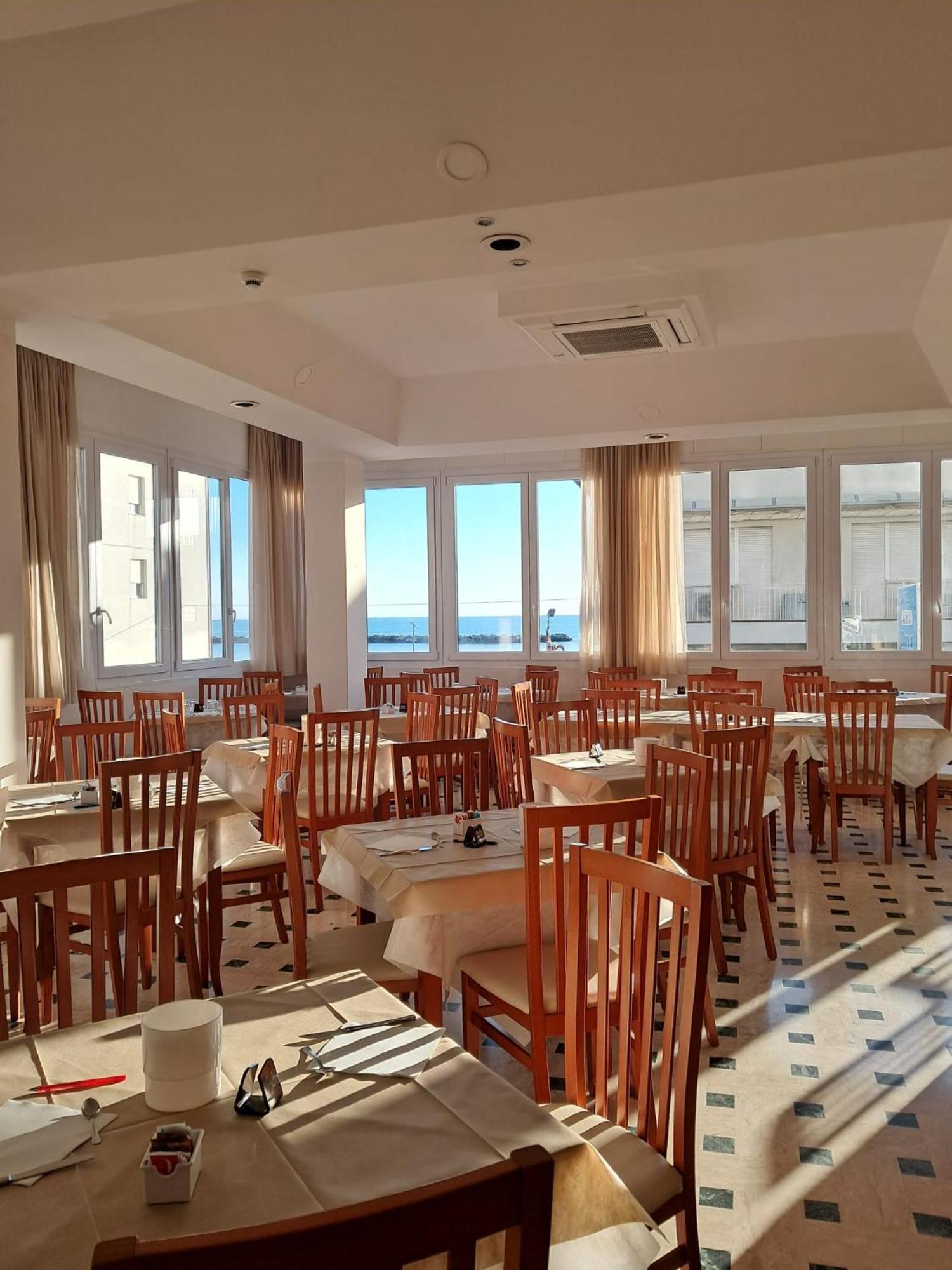 Hotel Barca D'Oro เบลลาเรีย-อีเจอา มารีนา ภายนอก รูปภาพ