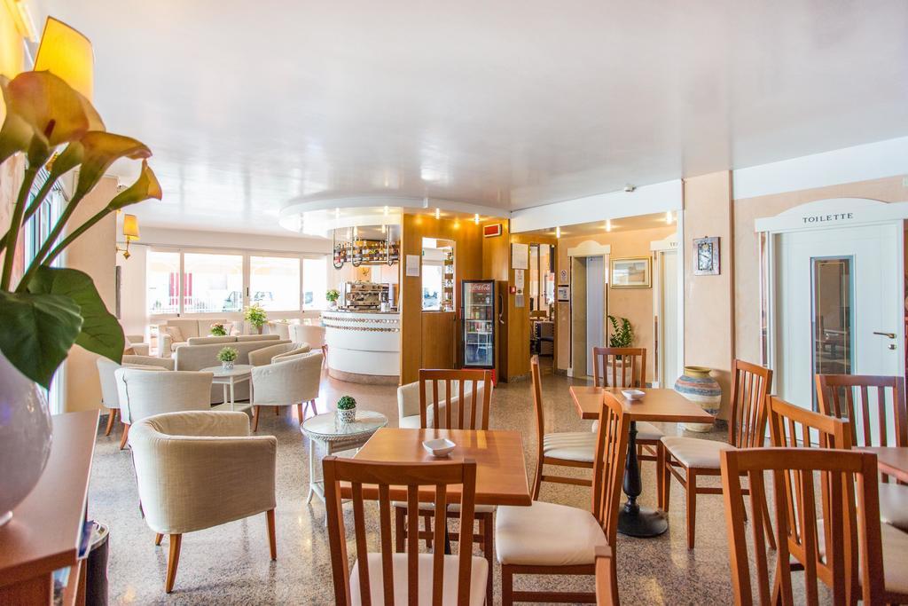 Hotel Barca D'Oro เบลลาเรีย-อีเจอา มารีนา ภายนอก รูปภาพ